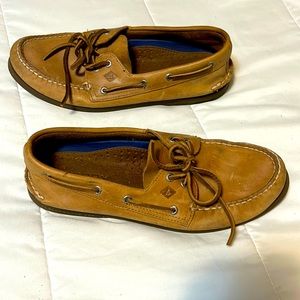 Men’s Sperrys size 10.5.